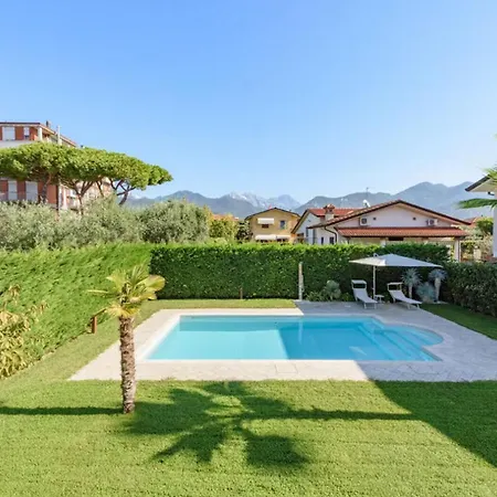 Casa With Pool 300M Beach 3 Bedrooms * Forte dei Marmi